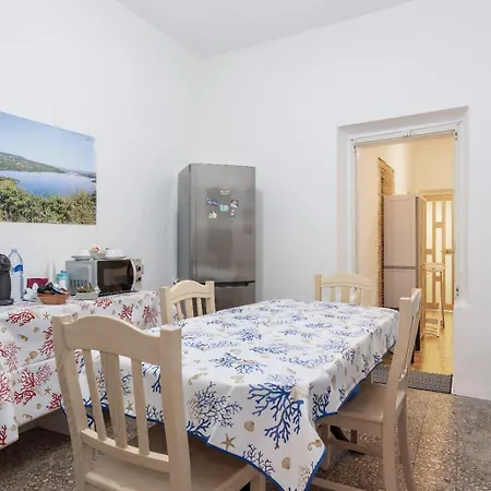 La Campidanese Iun R3640 Pensión